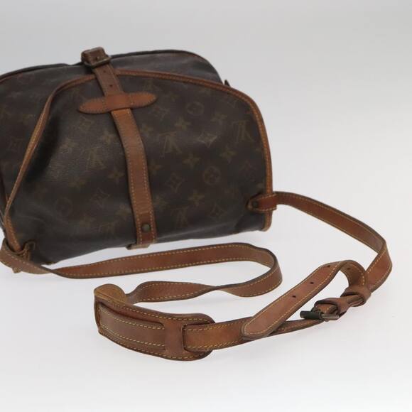 LOUIS VUITTON Monogram Saumur 30 Shoulder Bag M42256 - Picture 8 of 13